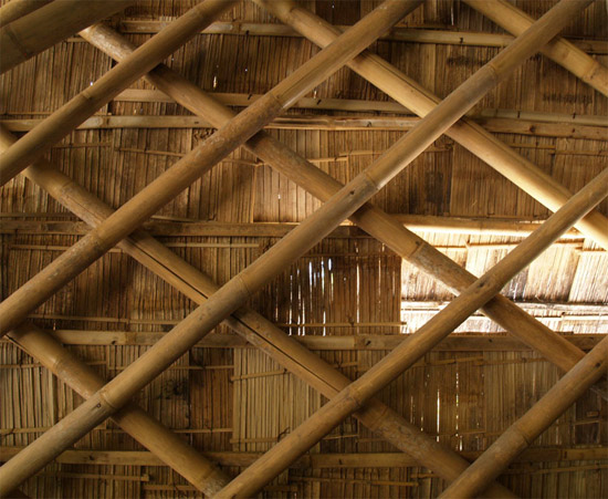 [تصویر:  2011-5-3-Bamboo-Church-by-Eugenius-Pradipto-09.jpg]