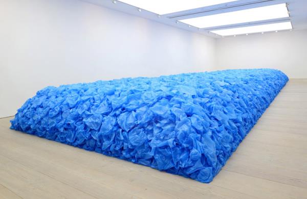 دریای کیسه های آبی اثر ژان فرانکویس باکله، در گالری ساعتچی