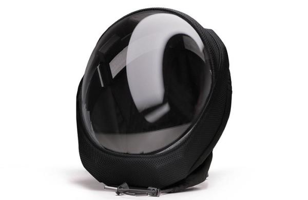 کلاه مجهز به فیلتر پیشرفته و فن برای تهویه مناسب هوا