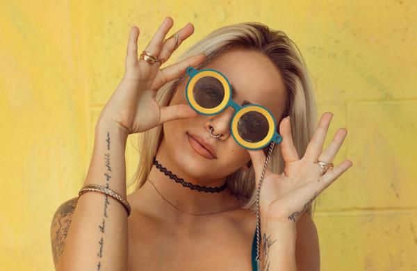 عینک های جدید اسنپ چت با فریم های دایره ای کلاسیک